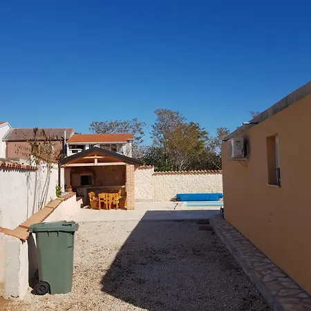 Dom wakacyjny Dalmacija 2 *